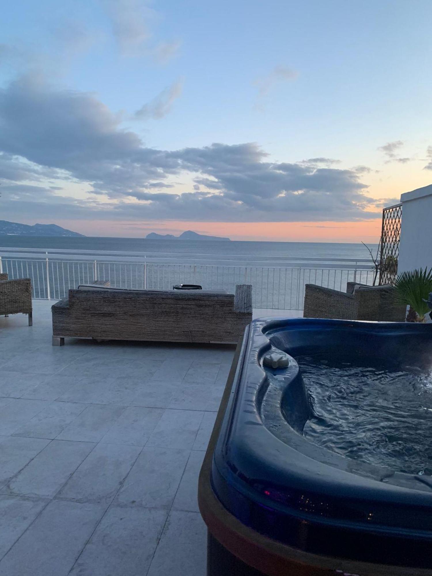 Апартаменти Thomas Sea View Торре-дель-Греко Екстер'єр фото